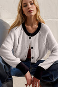 Load image into Gallery viewer, Women Contrast Button Up Long Sleeve Cardigan