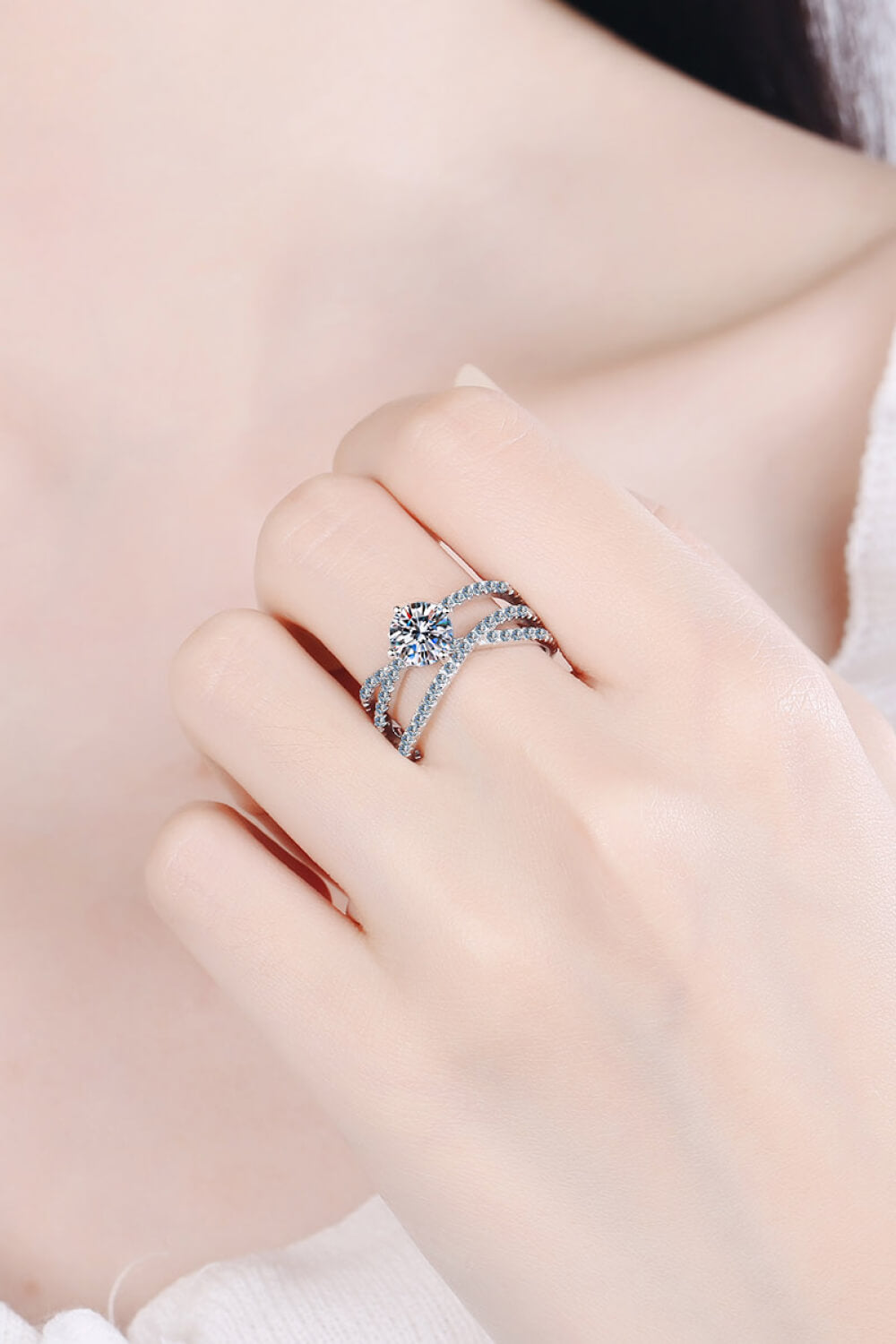 Women 1 Carat Moissanite Crisscross Ring