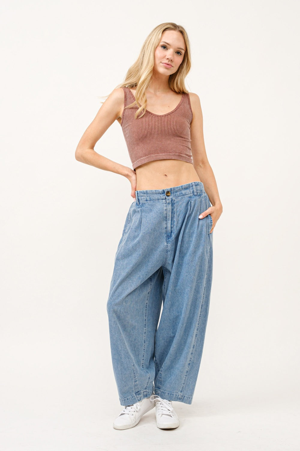 Women Elastic Back Pleated Loose Jeans