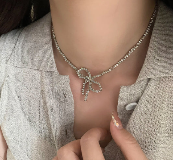 bow necklace