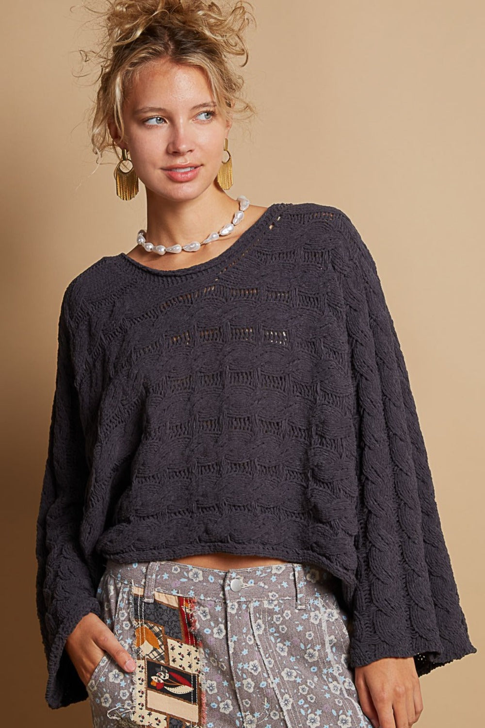 Women Round Neck Cable Knit Cropped Sweater
