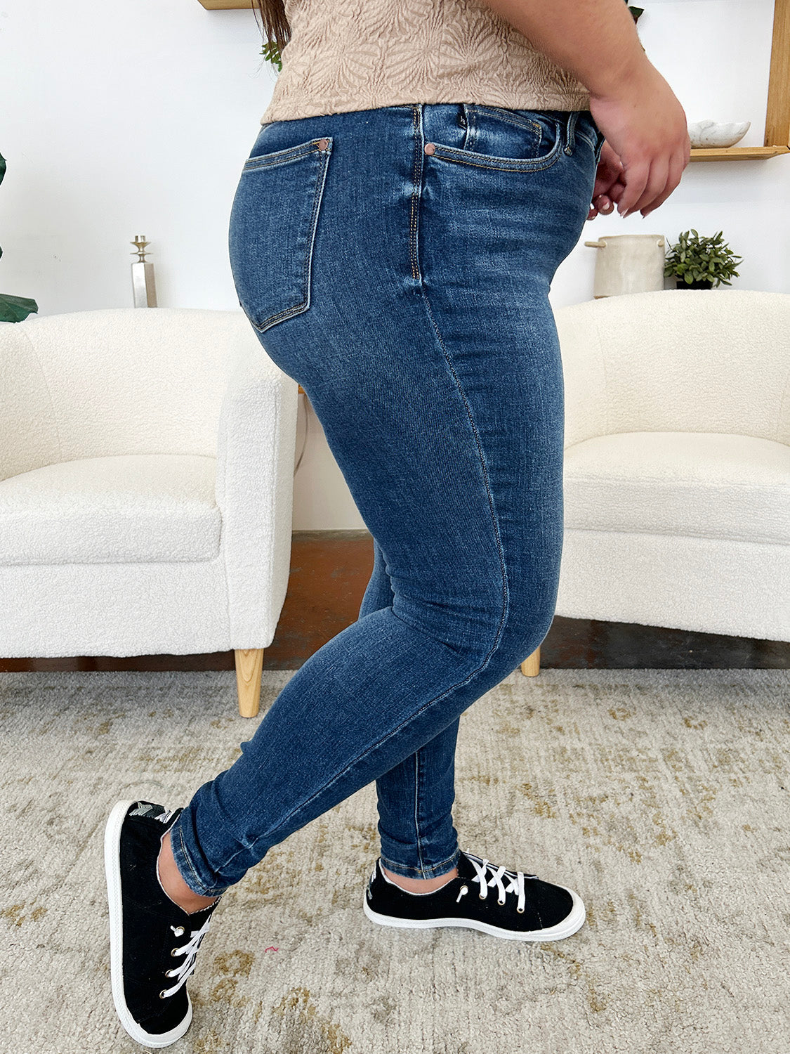 Women Full Size Classic Handsand Skinny Jeans
