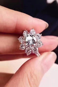 Load image into Gallery viewer, Women 1 Carat Moissanite Flower Ring
