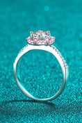 Load image into Gallery viewer, Women 1 Carat Moissanite Flower-Shaped Crisscross Ring
